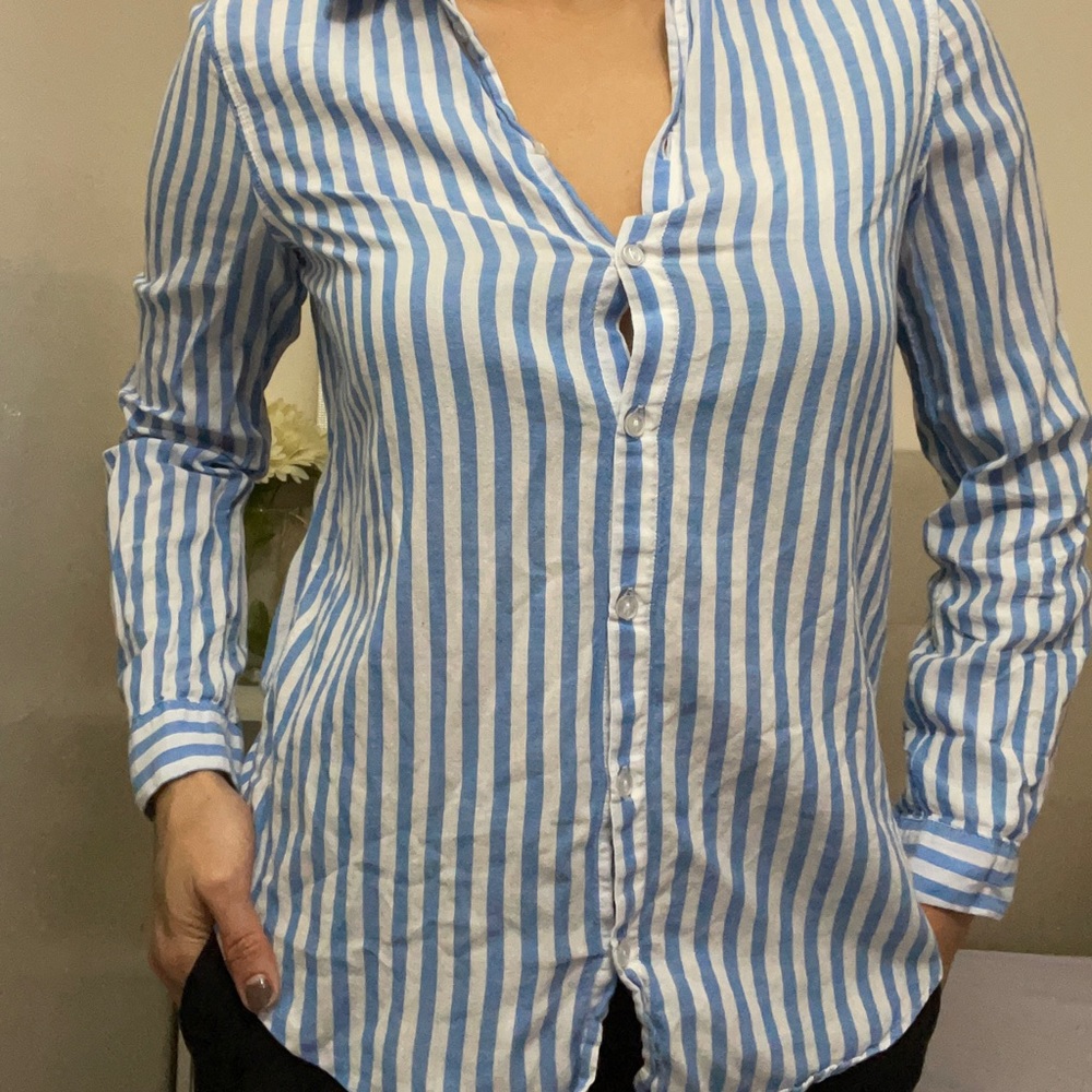 Divided long sleeve top
